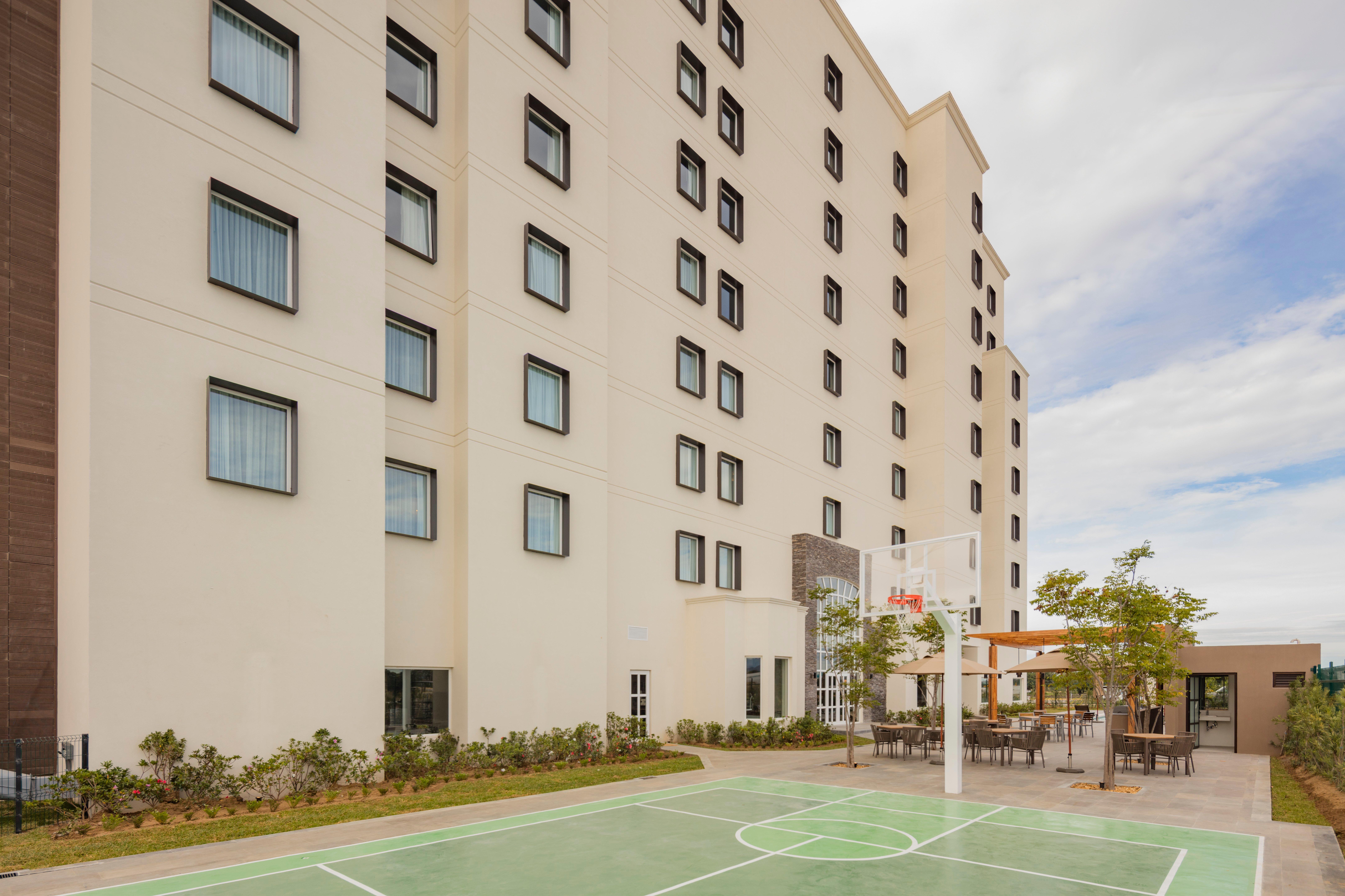 Staybridge Suites Silao By Ihg Екстериор снимка