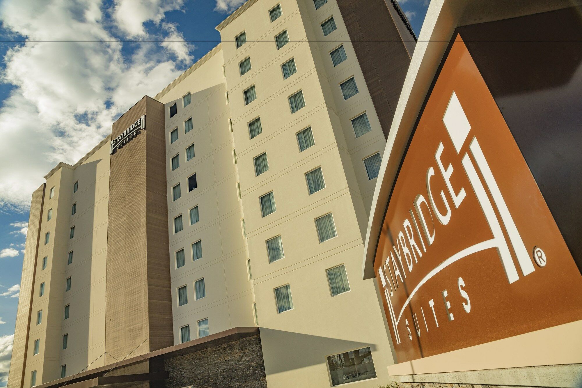 Staybridge Suites Silao By Ihg Екстериор снимка