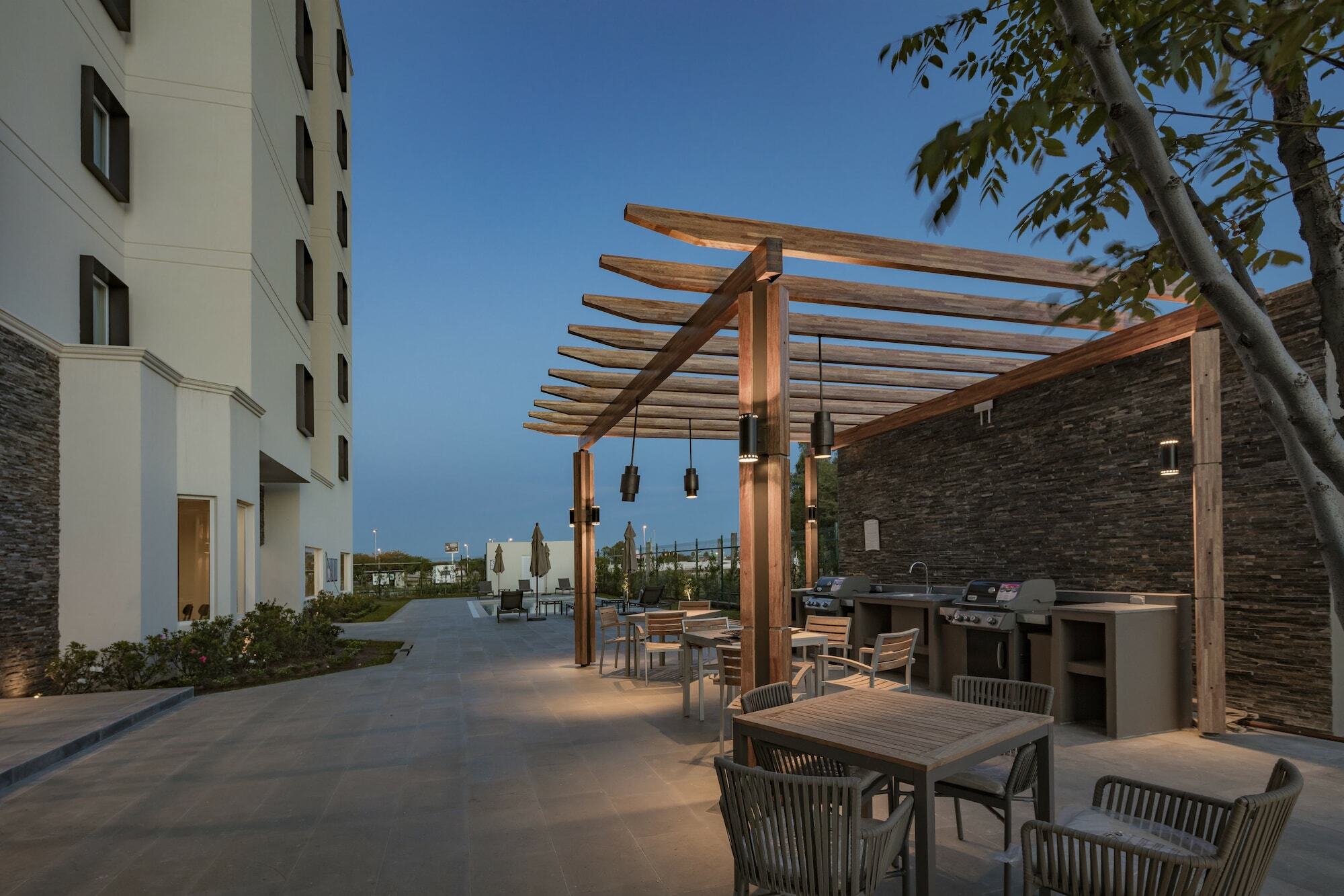 Staybridge Suites Silao By Ihg Екстериор снимка